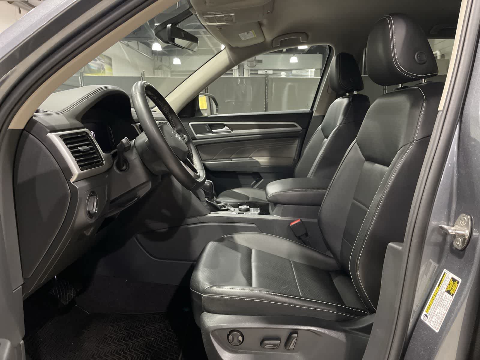 Thumbnail: 2022 Volkswagen Atlas - 14