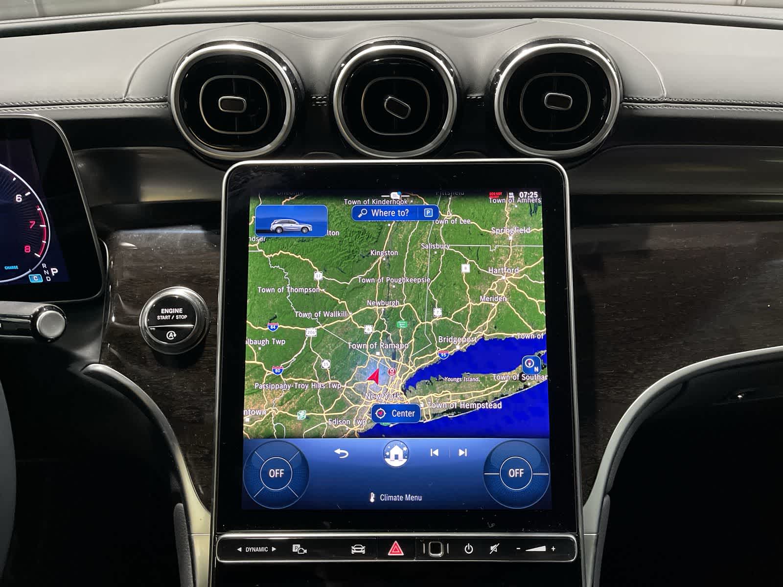 Thumbnail: 2025 Mercedes-Benz GLC - 28