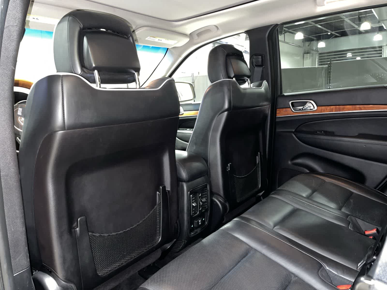 Thumbnail: 2011 Jeep Grand Cherokee - 24