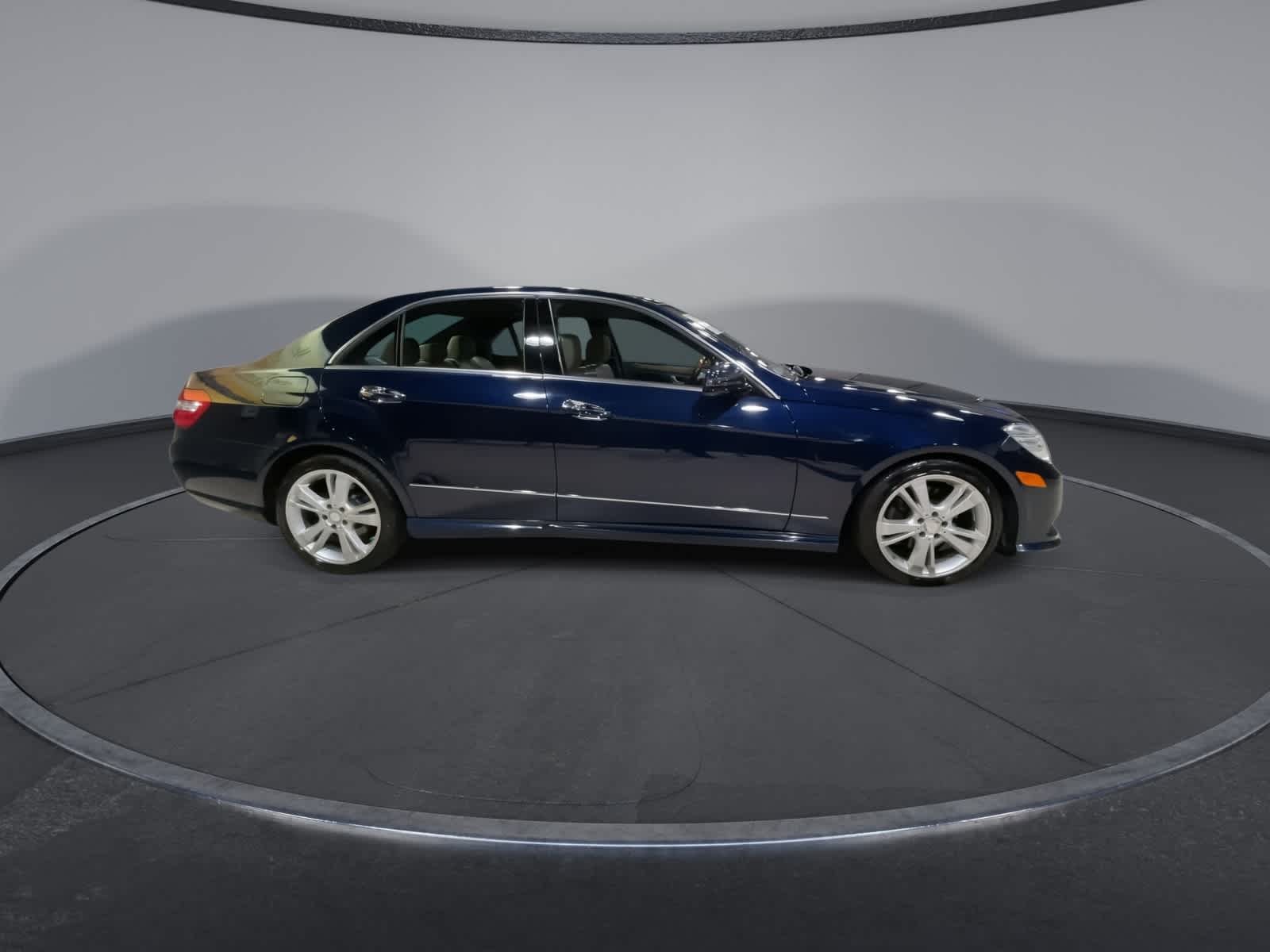 Thumbnail: 2013 Mercedes-Benz E-Class - 13