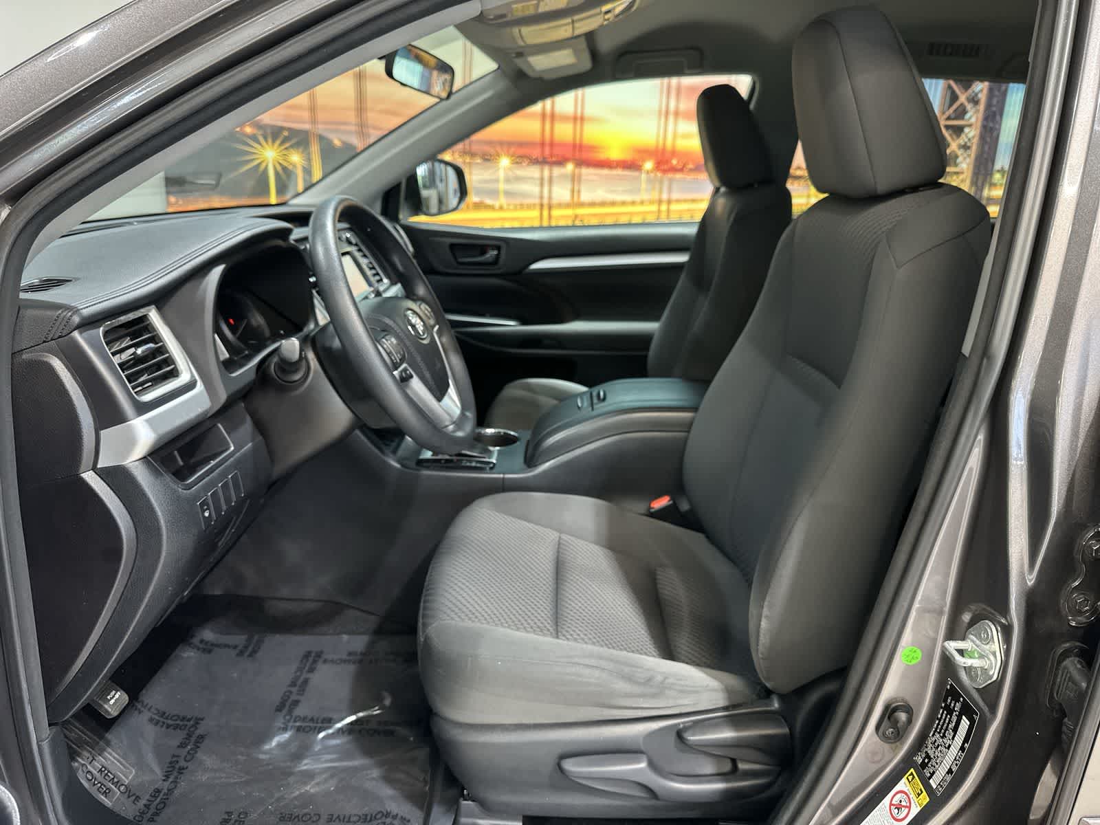 Thumbnail: 2016 Toyota Highlander - 23
