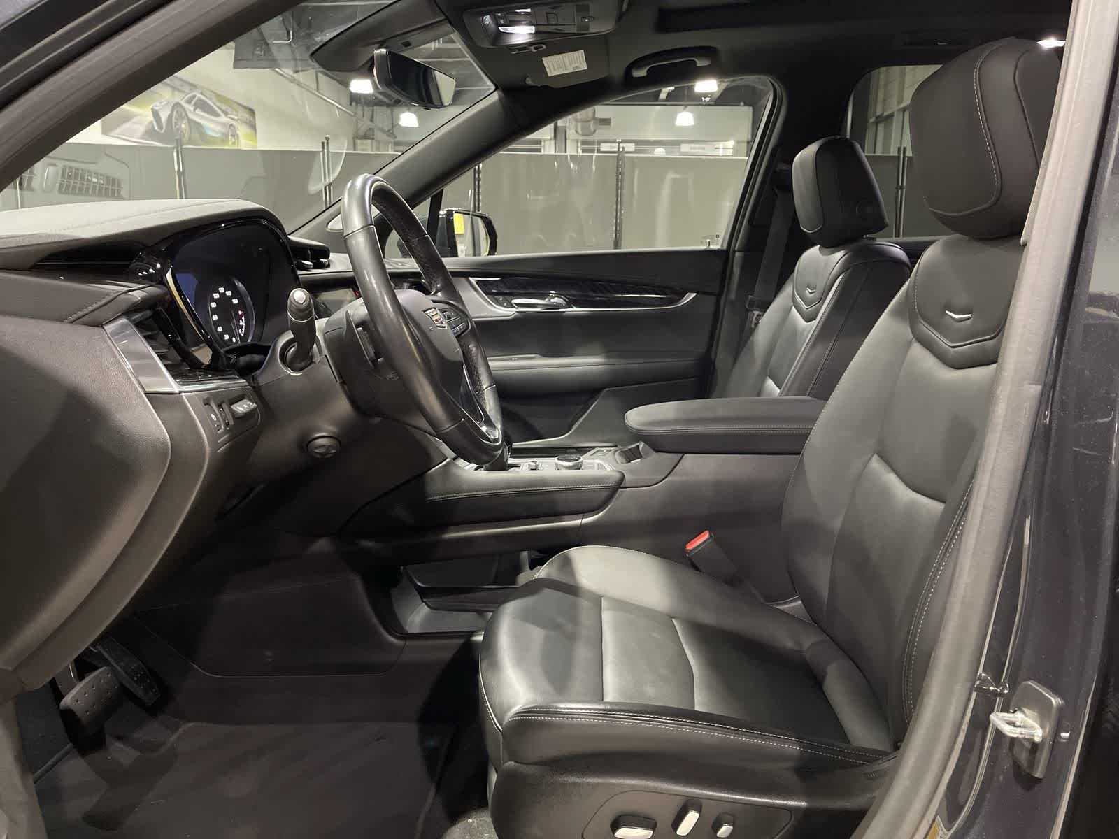 Thumbnail: 2022 Cadillac XT6 - 14