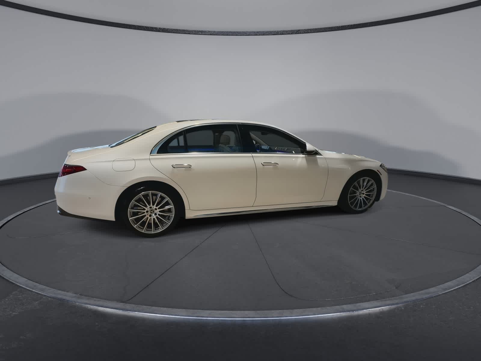 Thumbnail: 2023 Mercedes-Benz S-Class - 12