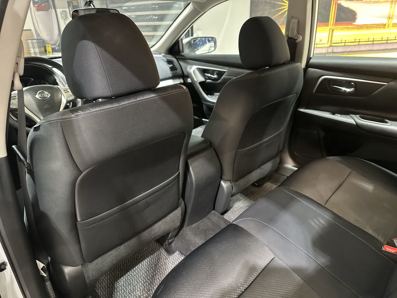 Thumbnail: 2017 Nissan Altima - 24