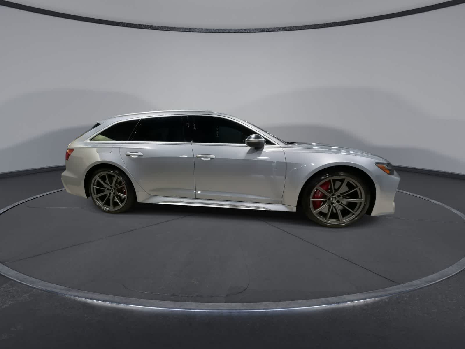Thumbnail: 2023 Audi RS 6 - 12