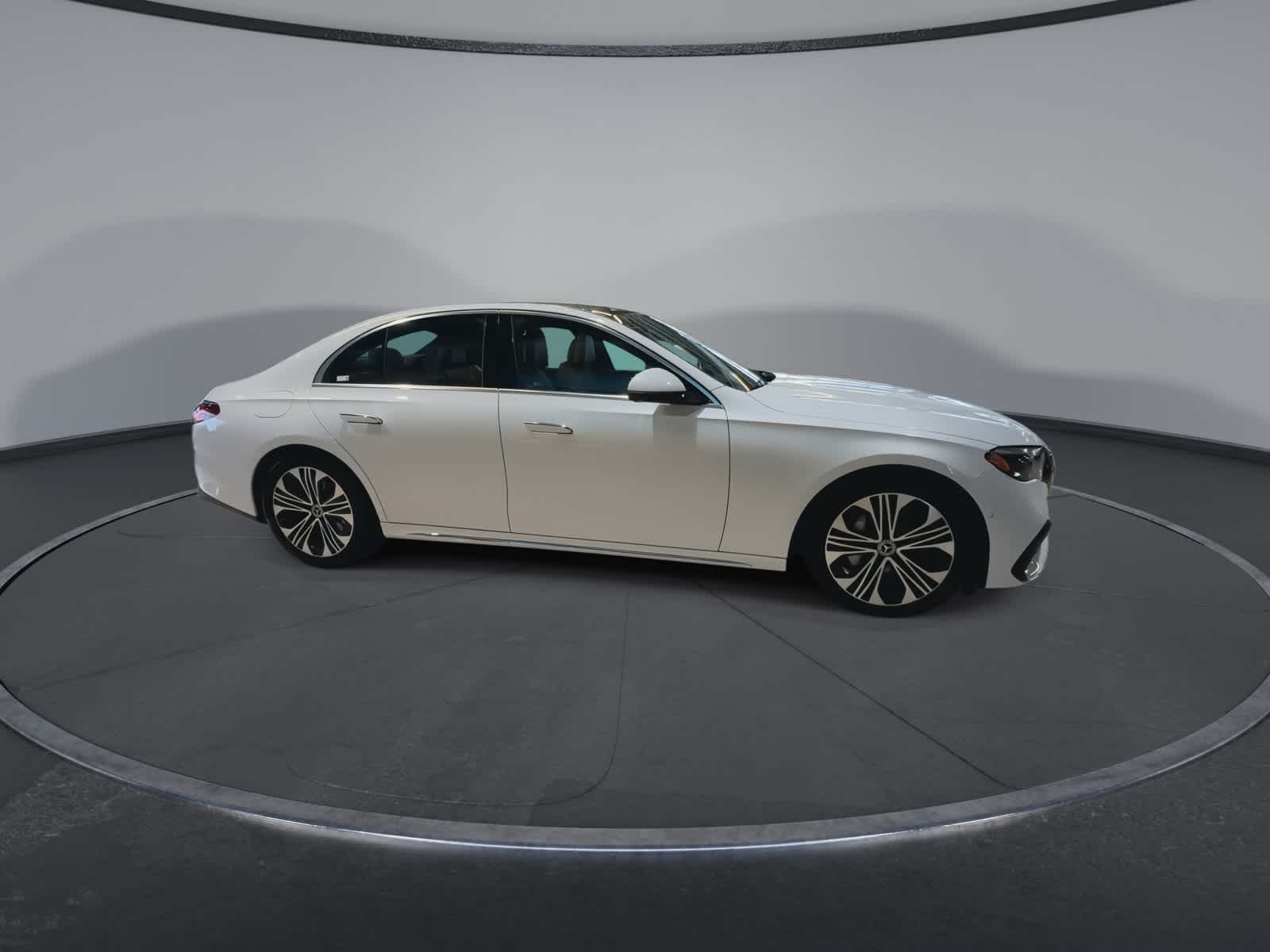 Thumbnail: 2025 Mercedes-Benz E-Class - 13