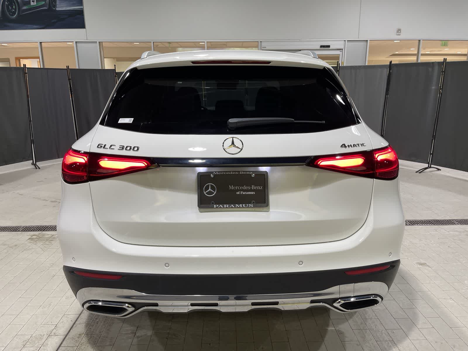 Thumbnail: 2025 Mercedes-Benz GLC - 17