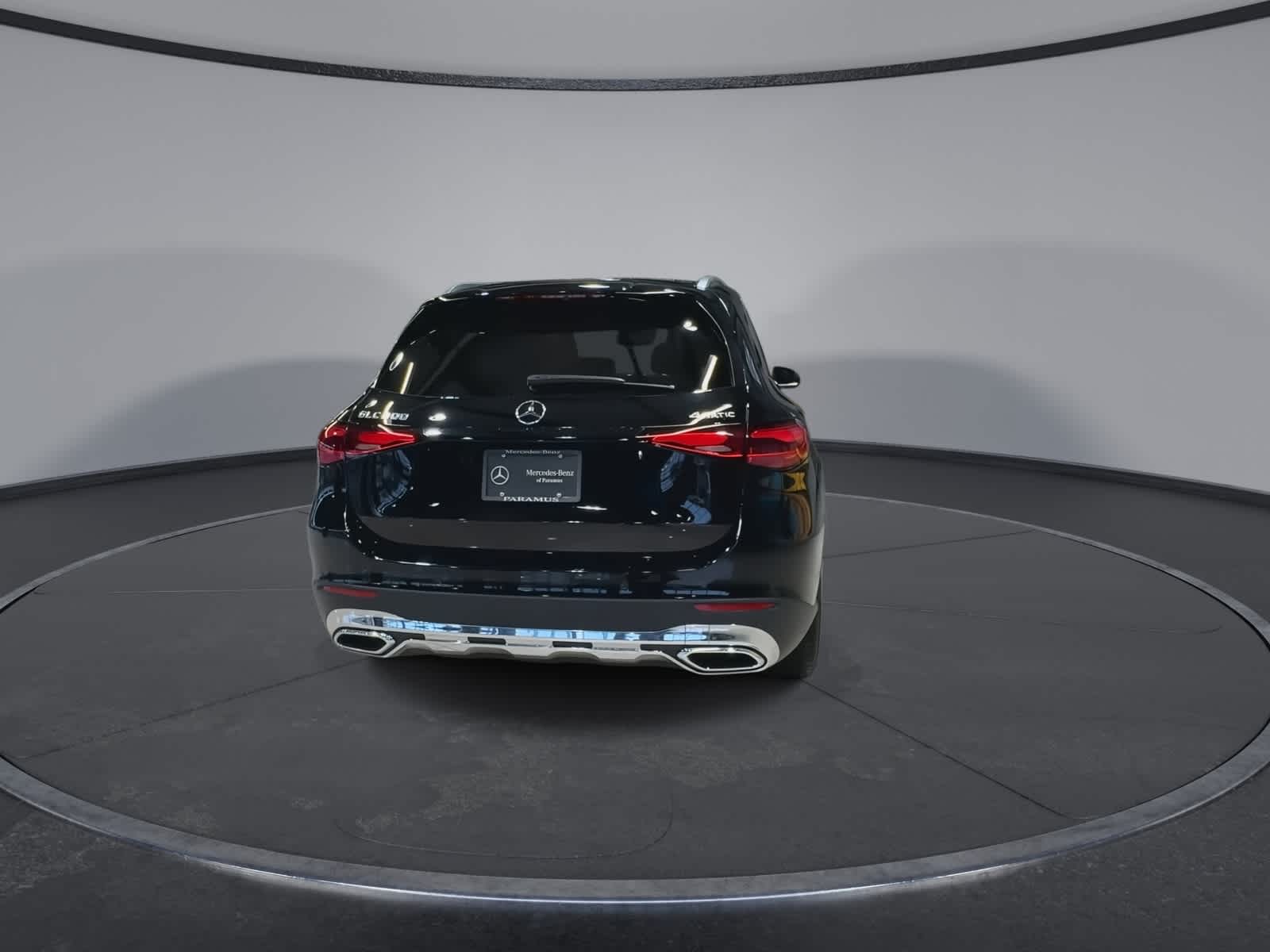 Thumbnail: 2023 Mercedes-Benz GLC - 10