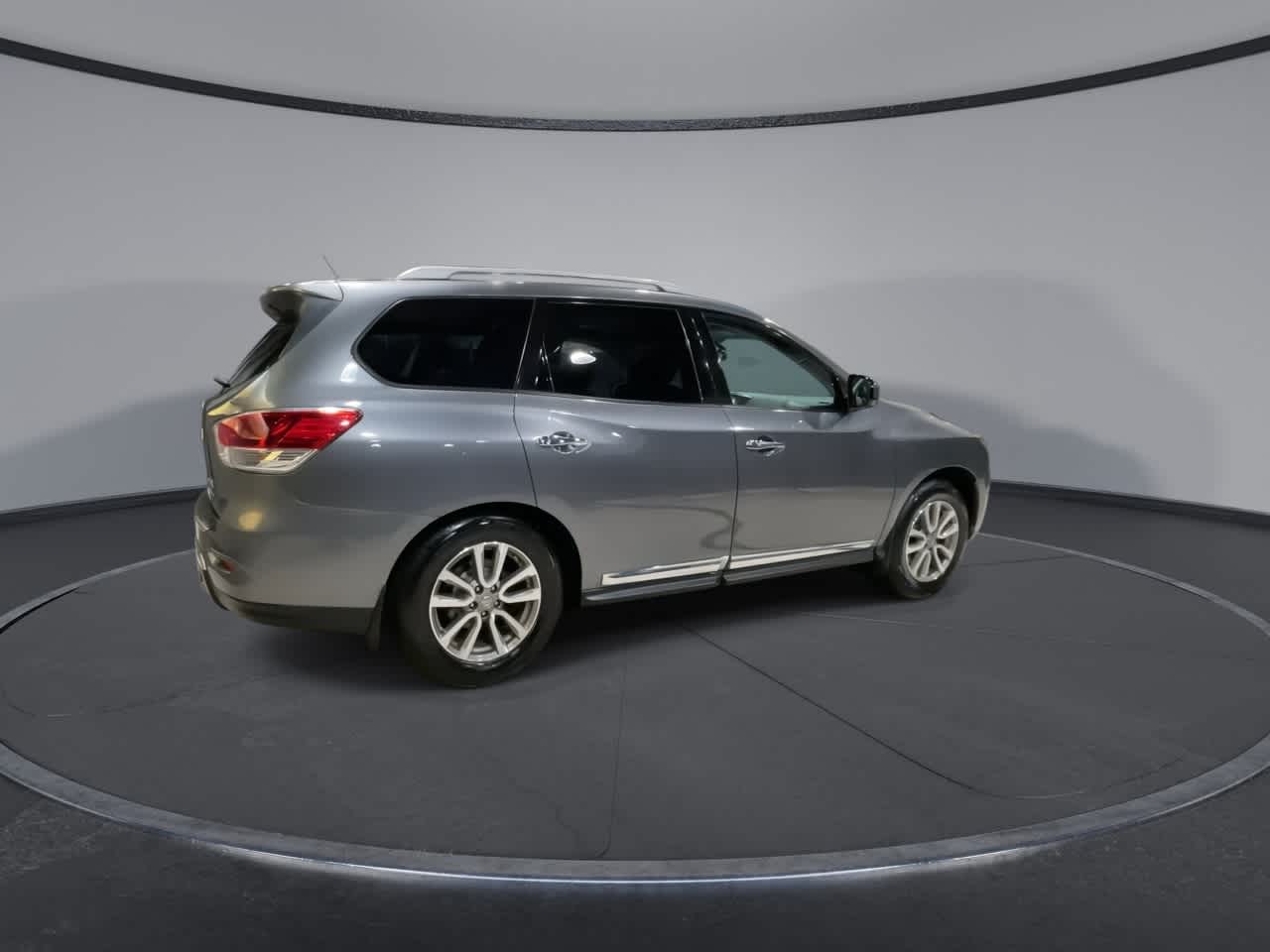Thumbnail: 2015 Nissan Pathfinder - 12