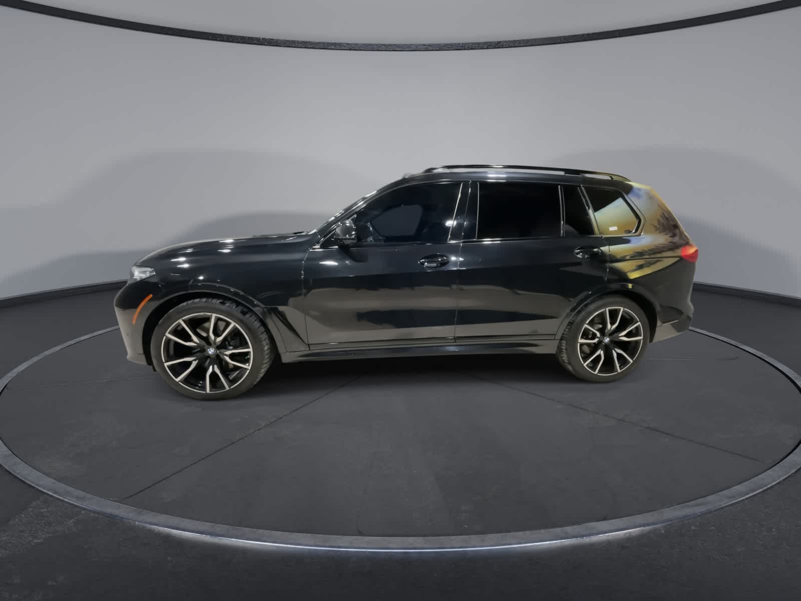 Thumbnail: 2022 BMW X7 - 7