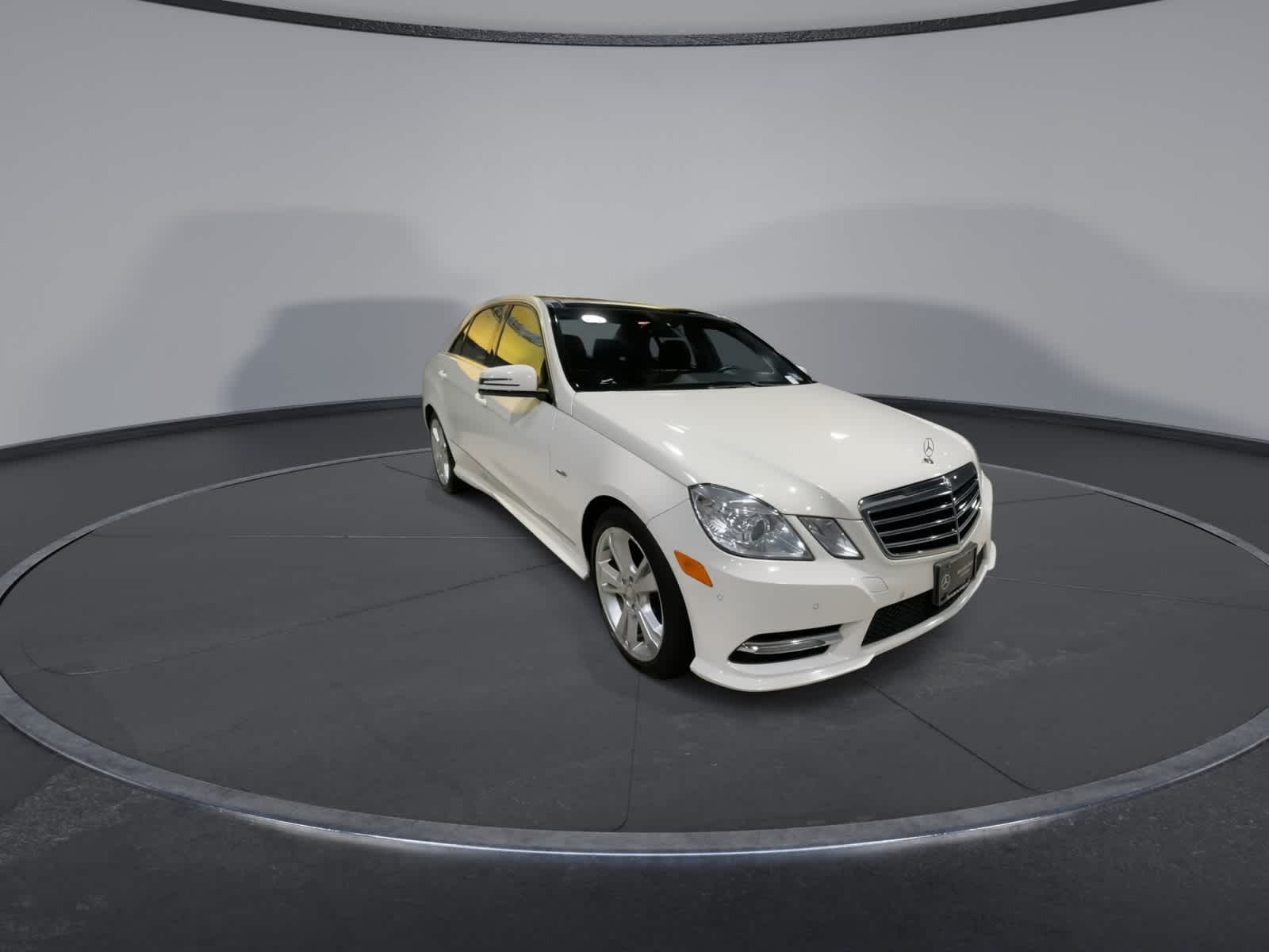 Thumbnail: 2012 Mercedes-Benz E-Class - 3