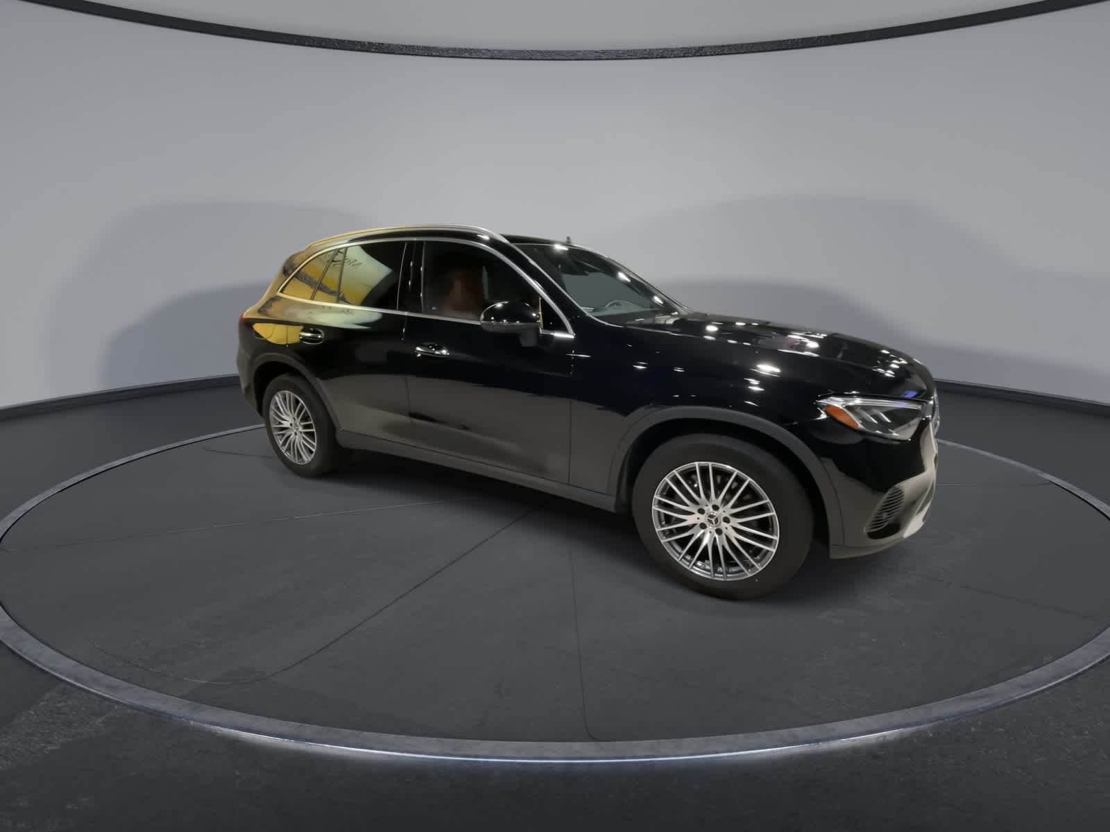 2024 Mercedes Benz GLC 4MATIC 300 photo 2