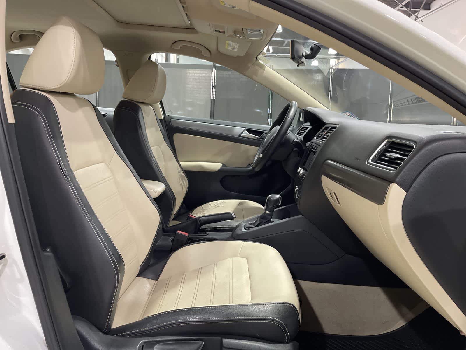 Thumbnail: 2014 Volkswagen Jetta - 26