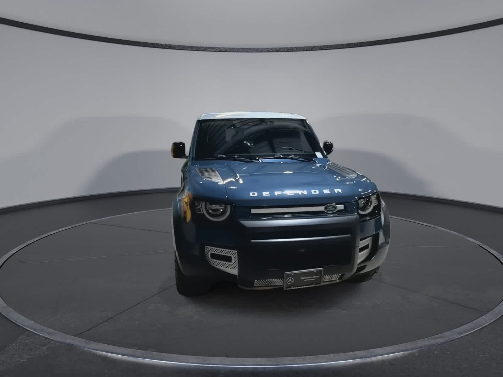 Thumbnail: 2020 Land Rover Defender - 3