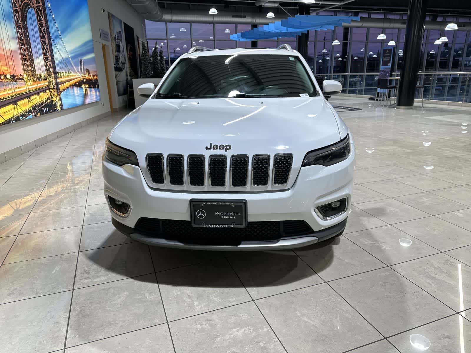 Thumbnail: 2019 Jeep Cherokee - 18