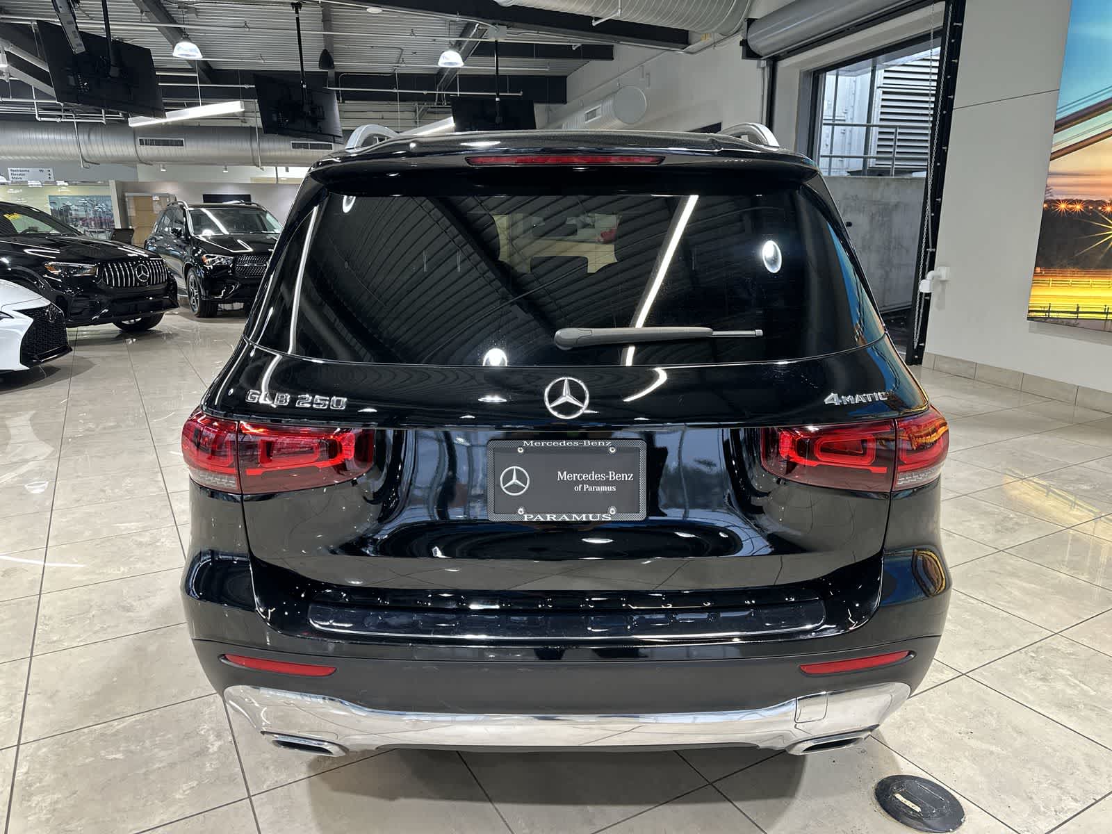 Thumbnail: 2021 Mercedes-Benz GLB - 17