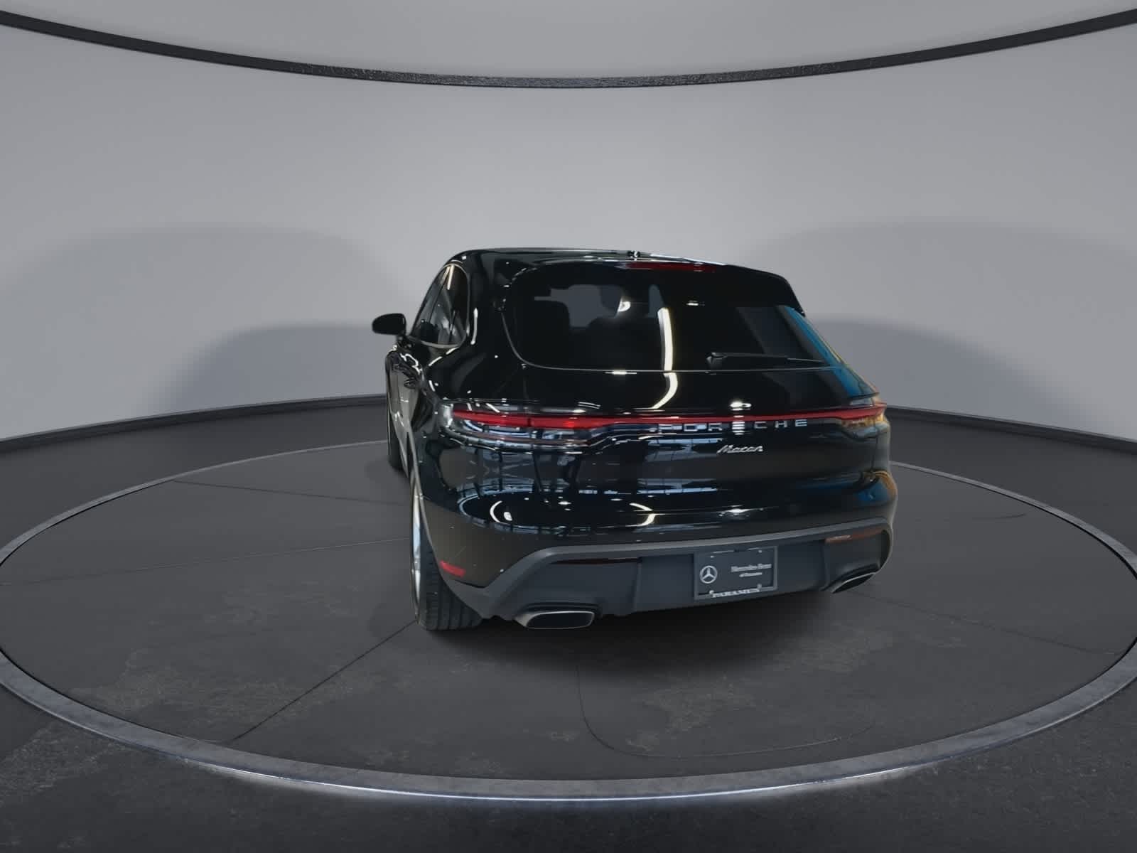 Thumbnail: 2023 Porsche Macan - 9