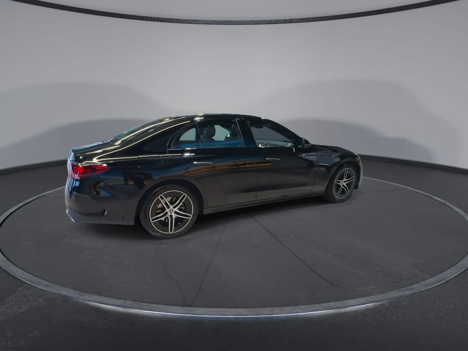 Thumbnail: 2025 Mercedes-Benz E-Class - 11