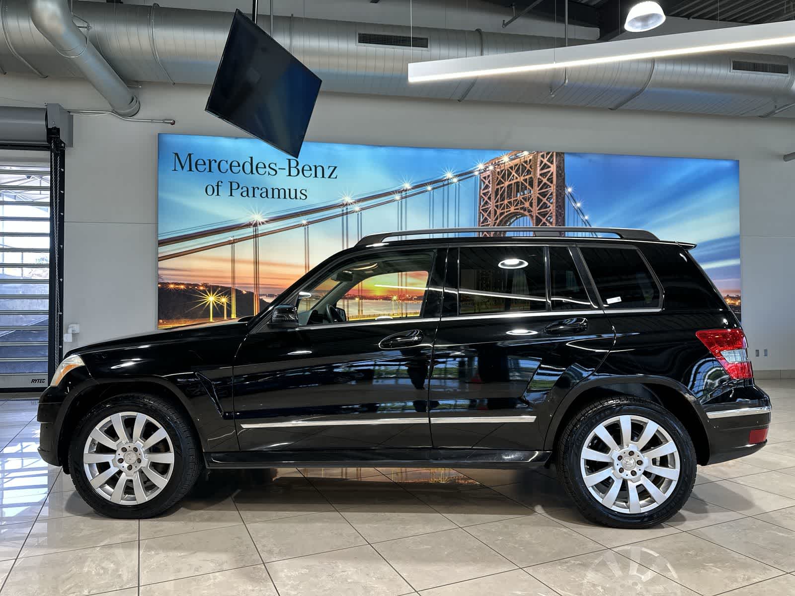 Thumbnail: 2010 Mercedes-Benz GLK - 15
