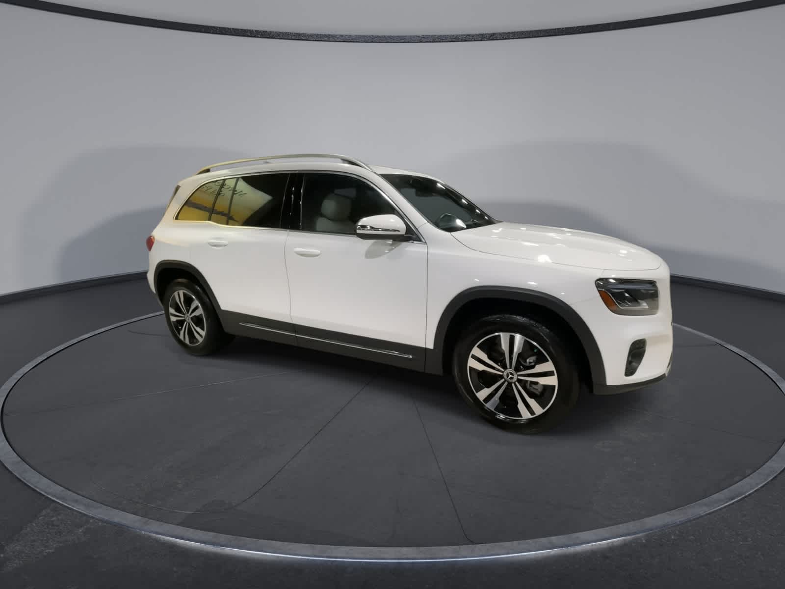 2025 Mercedes Benz GLB 250 4MATIC photo 2