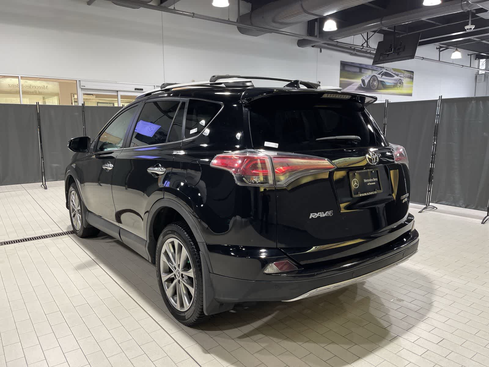 Thumbnail: 2016 Toyota RAV4 - 16