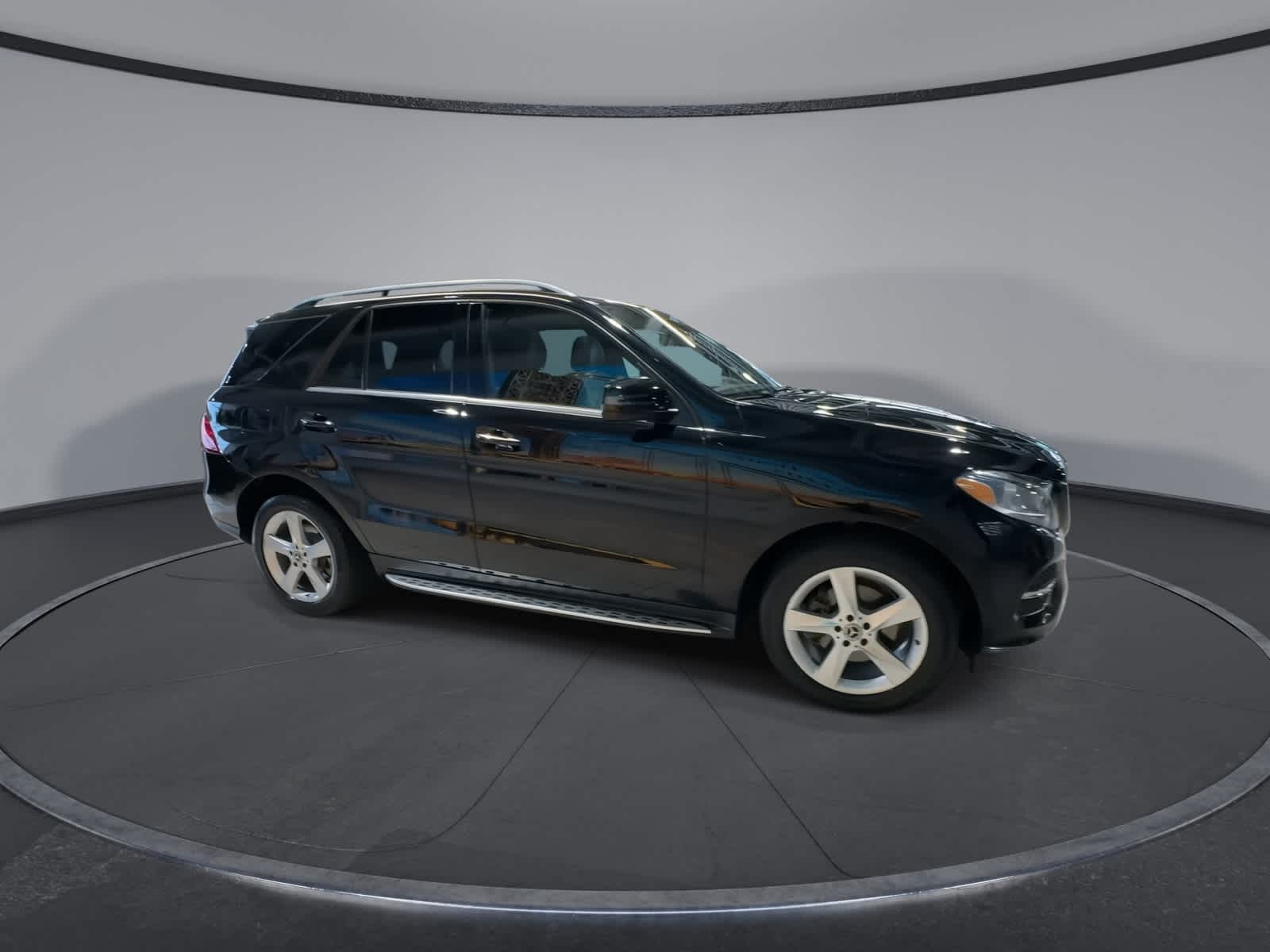 Thumbnail: 2018 Mercedes-Benz GLE - 3