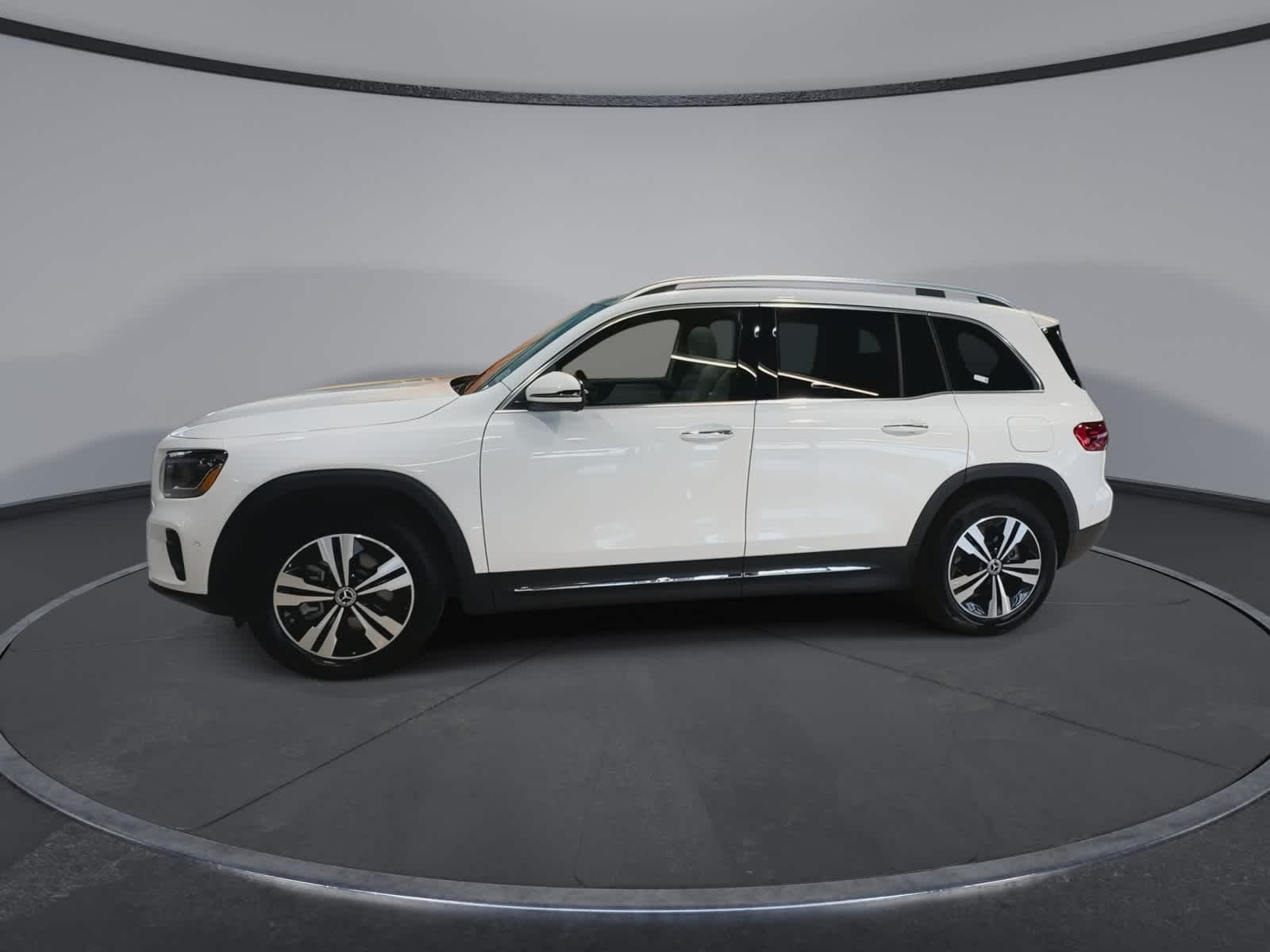 Thumbnail: 2026 Mercedes-Benz GLB - 6