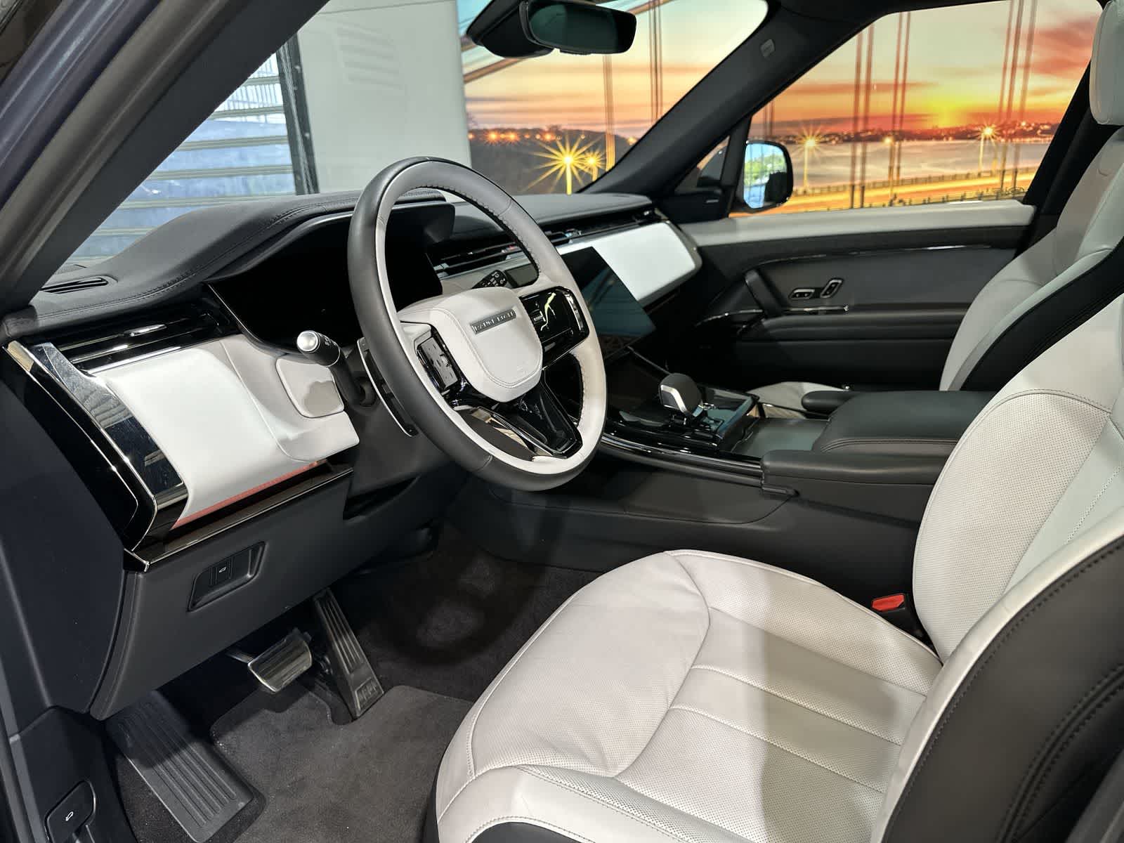 Thumbnail: 2025 Land Rover Range Rover Sport - 14