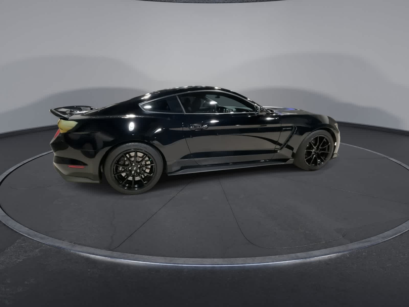 Thumbnail: 2019 Ford Econoline - 12