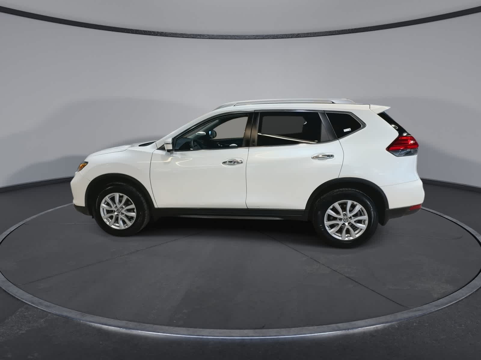 Thumbnail: 2017 Nissan Rogue - 7