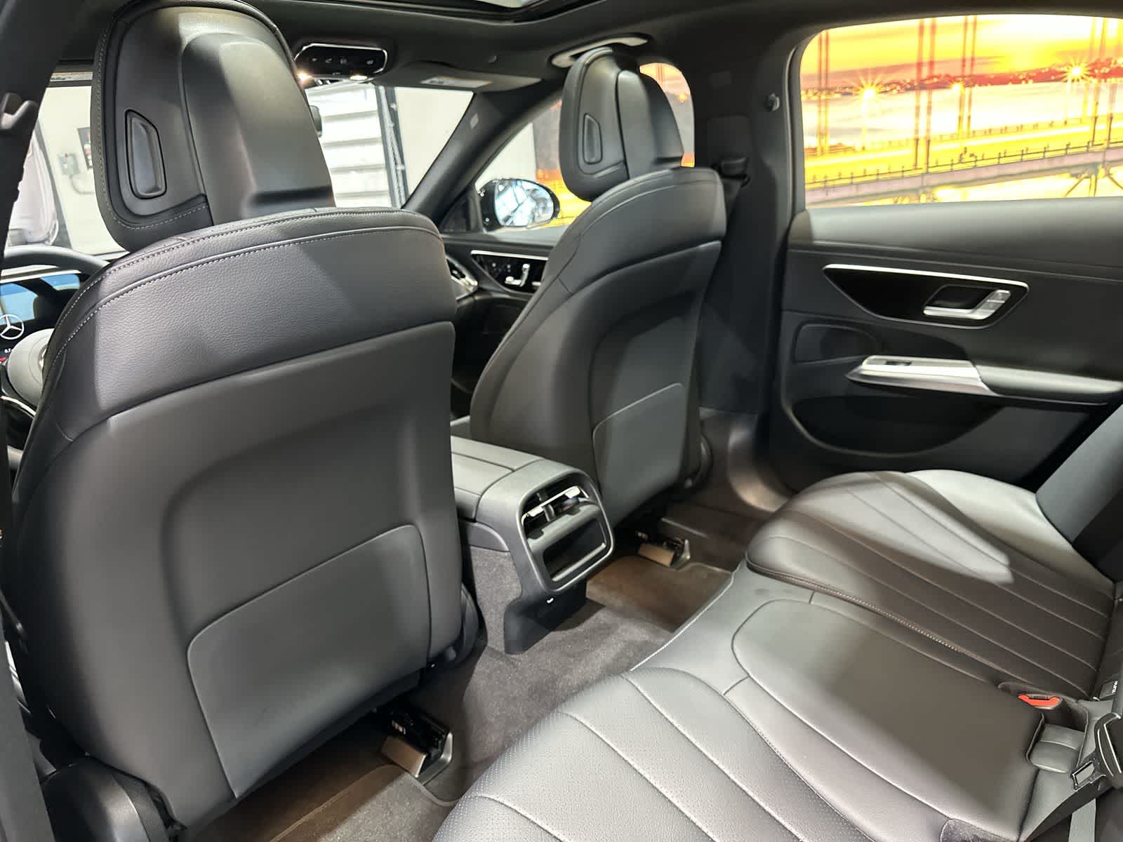 Thumbnail: 2025 Mercedes-Benz E-Class - 24