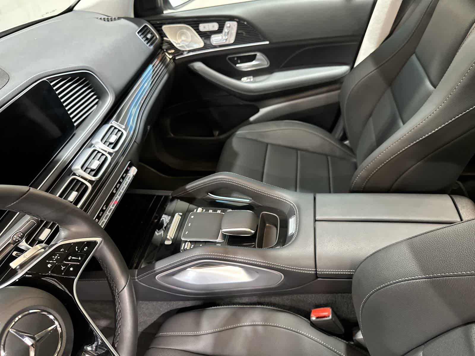 Thumbnail: 2026 Mercedes-Benz GLE - 28