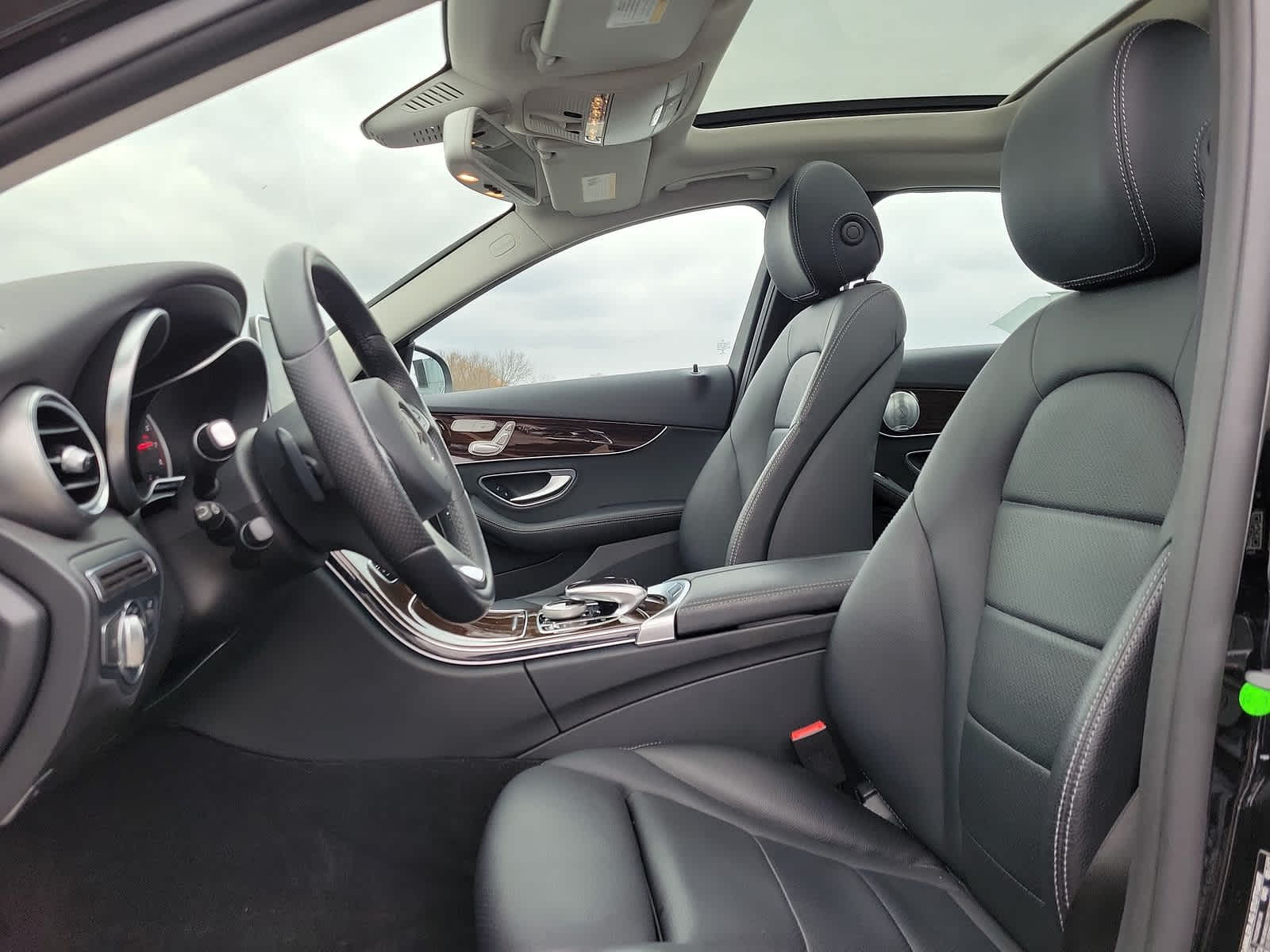 Thumbnail: 2017 Mercedes-Benz C-Class - 11