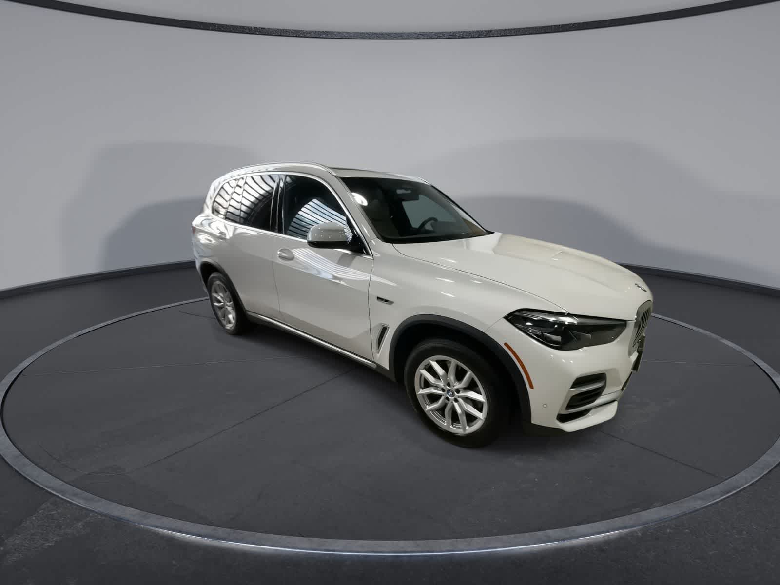 Thumbnail: 2022 BMW X5 - 3