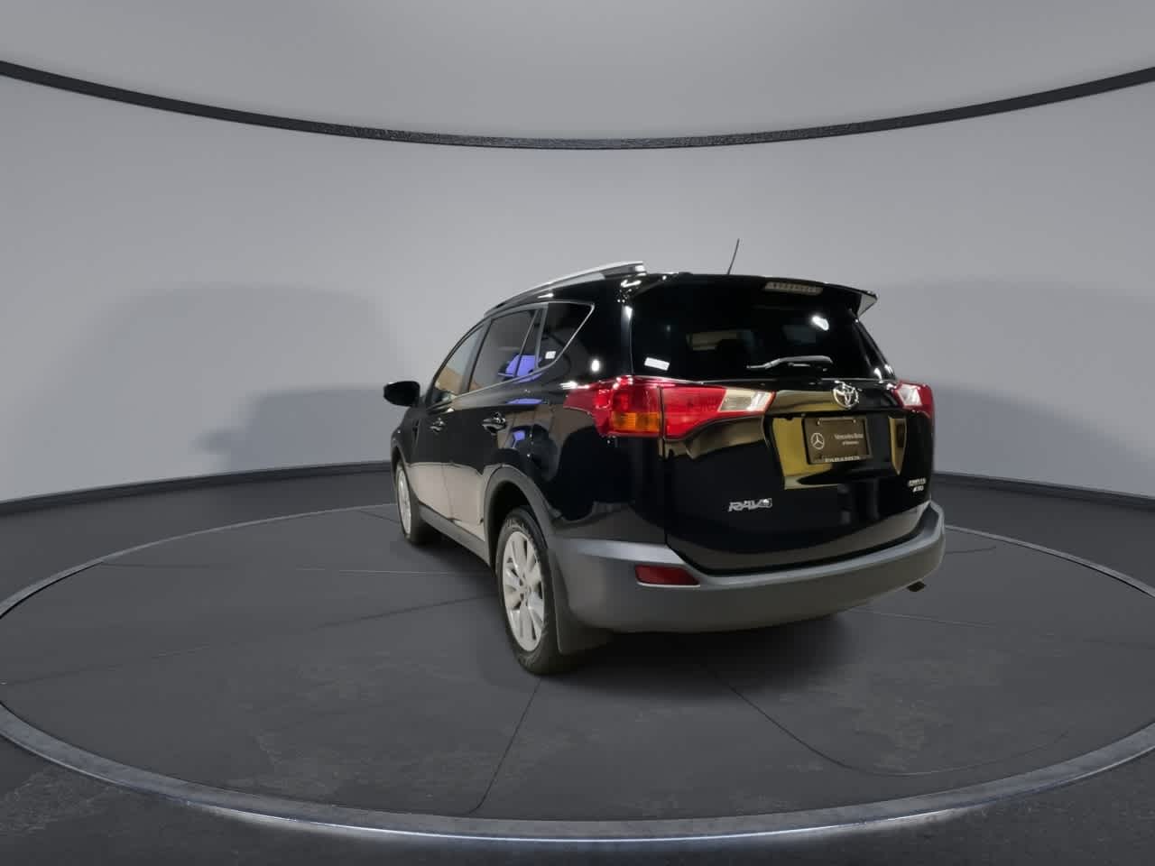 Thumbnail: 2015 Toyota RAV4 - 10