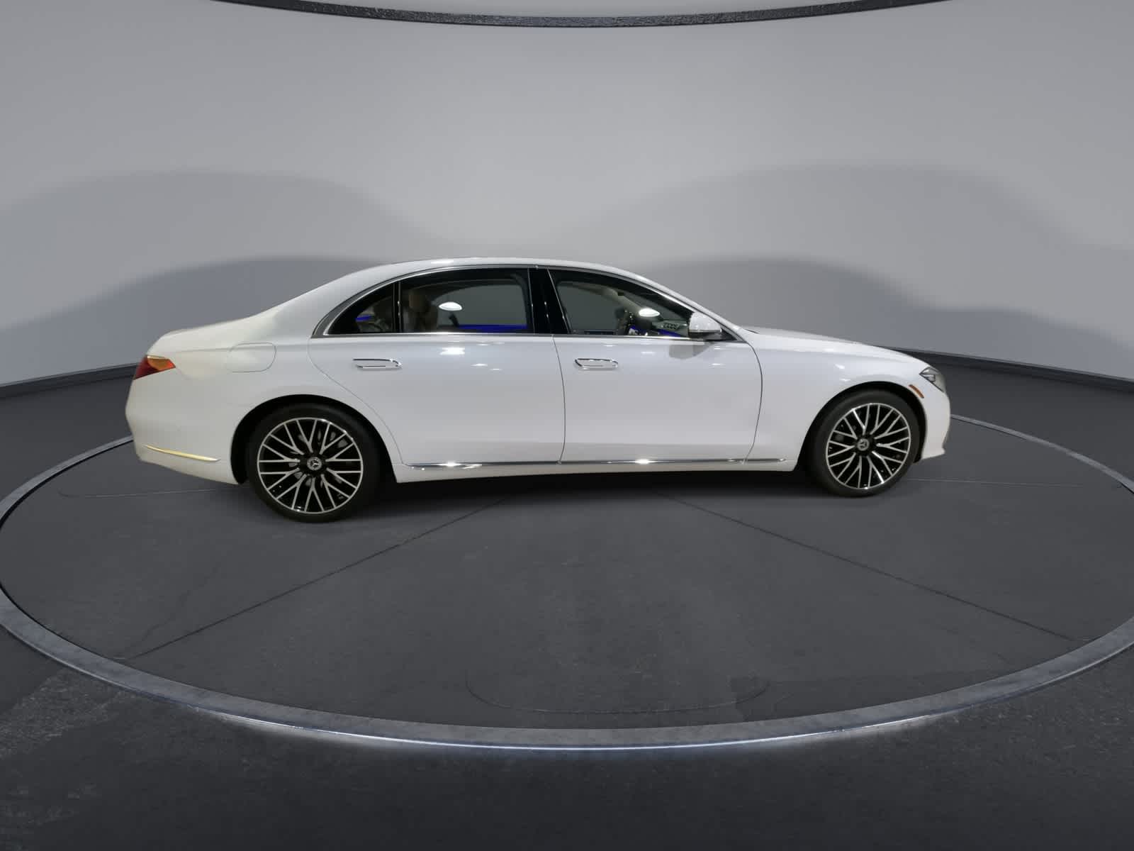 Thumbnail: 2024 Mercedes-Benz S-Class - 13