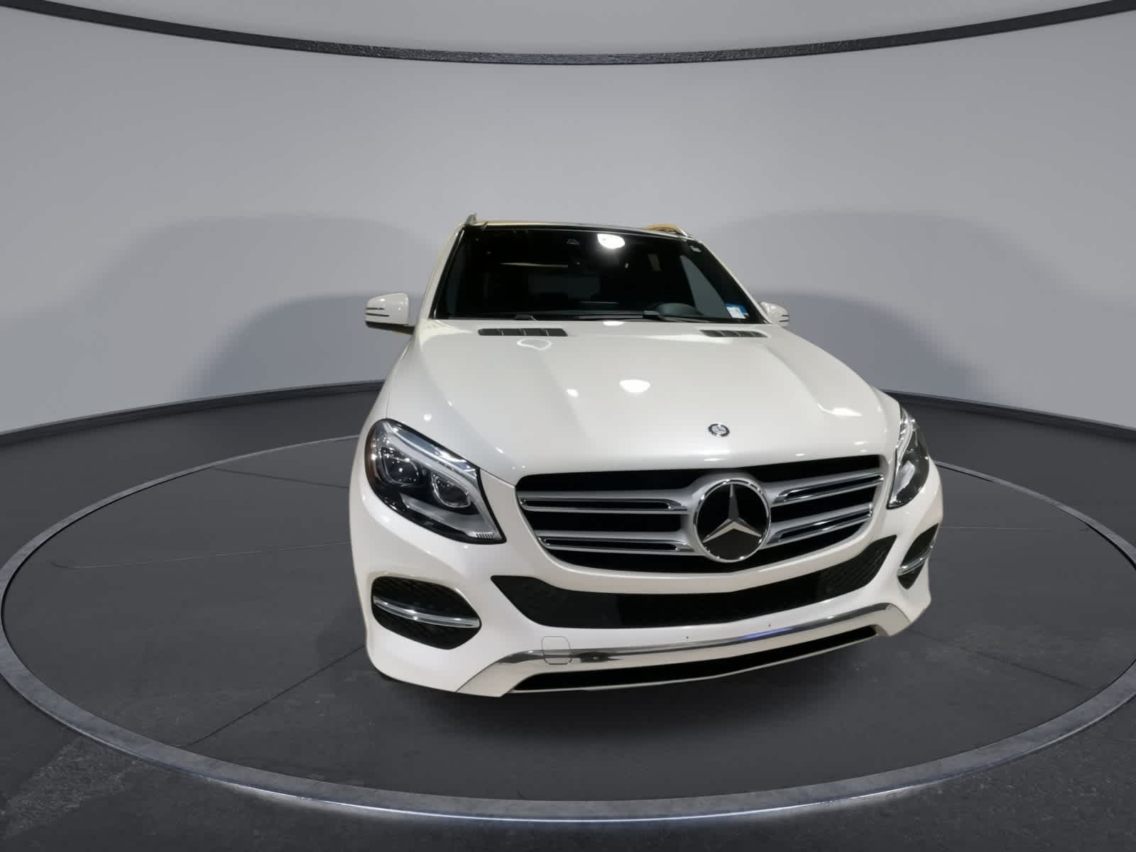 Thumbnail: 2016 Mercedes-Benz GLE - 3