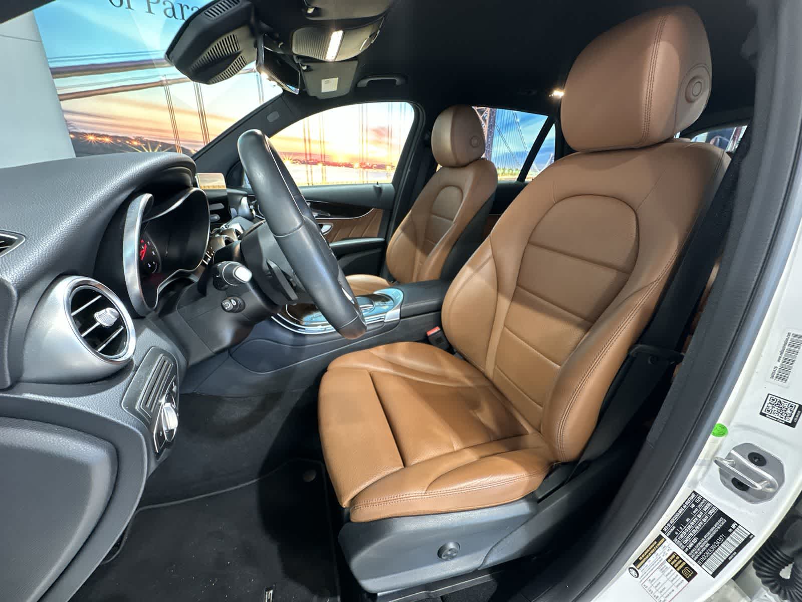 Thumbnail: 2022 Mercedes-Benz GLC - 23