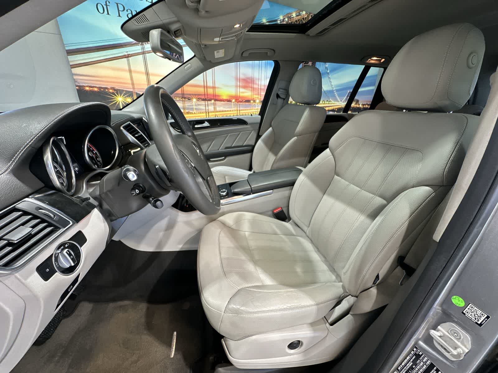 Thumbnail: 2016 Mercedes-Benz GL-Class - 23