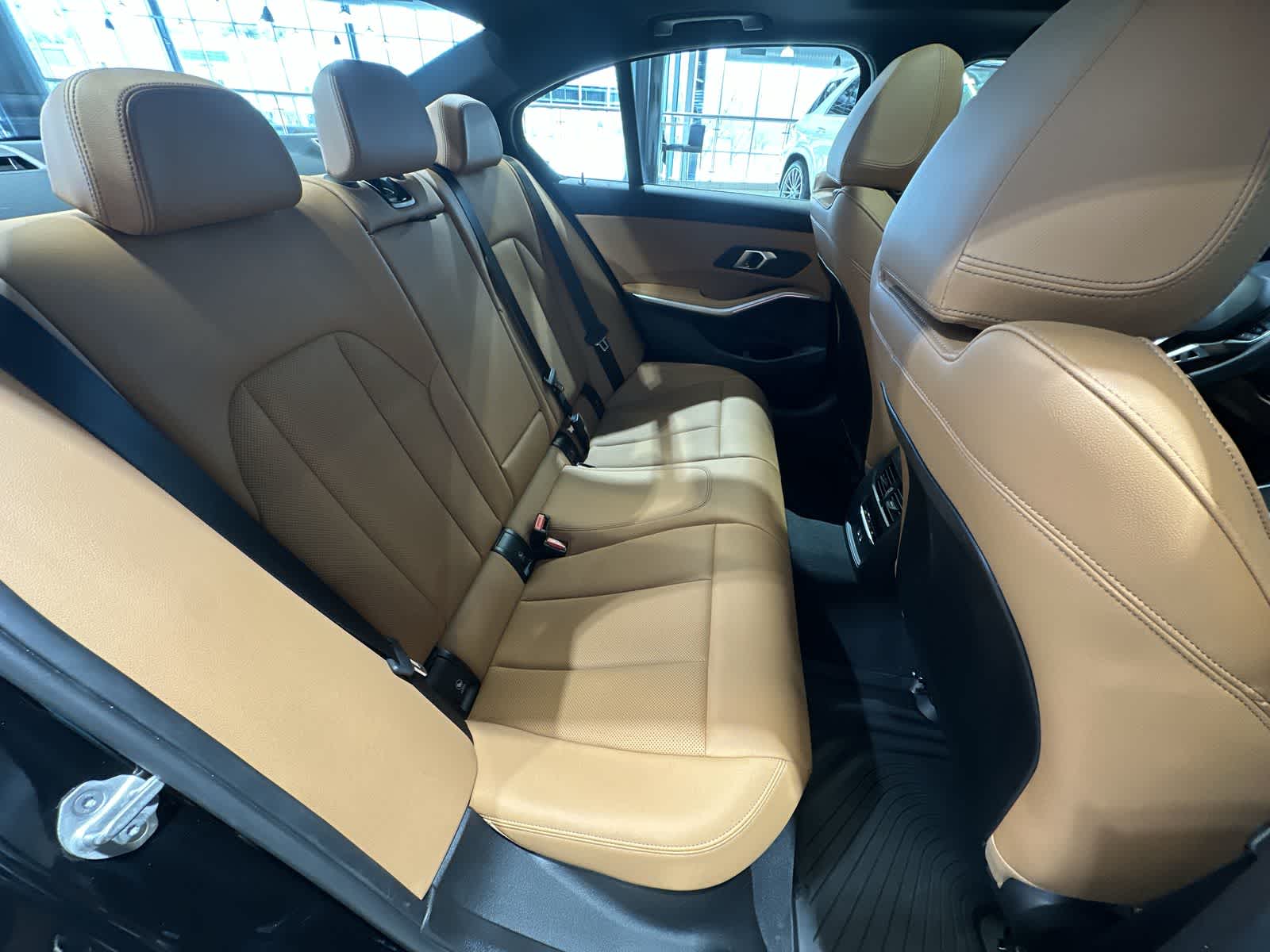 Thumbnail: 2025 BMW 3 Series - 25