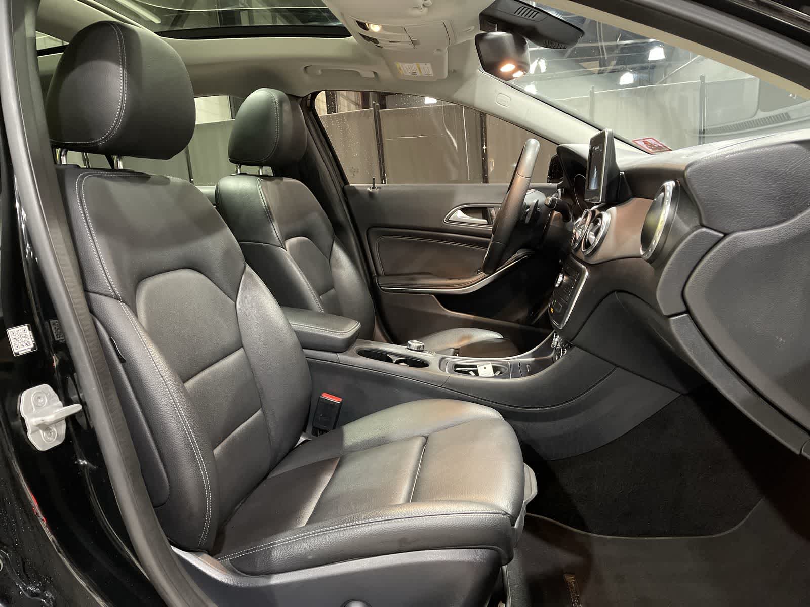 Thumbnail: 2017 Mercedes-Benz GLA - 26