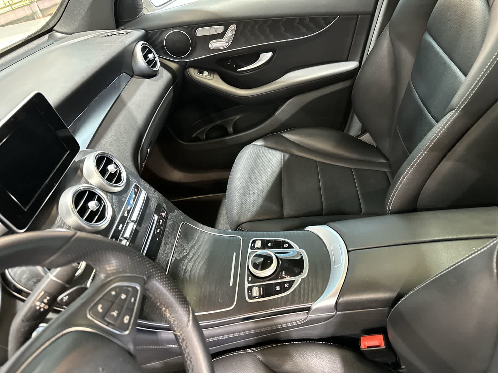 Thumbnail: 2017 Mercedes-Benz GLC - 28