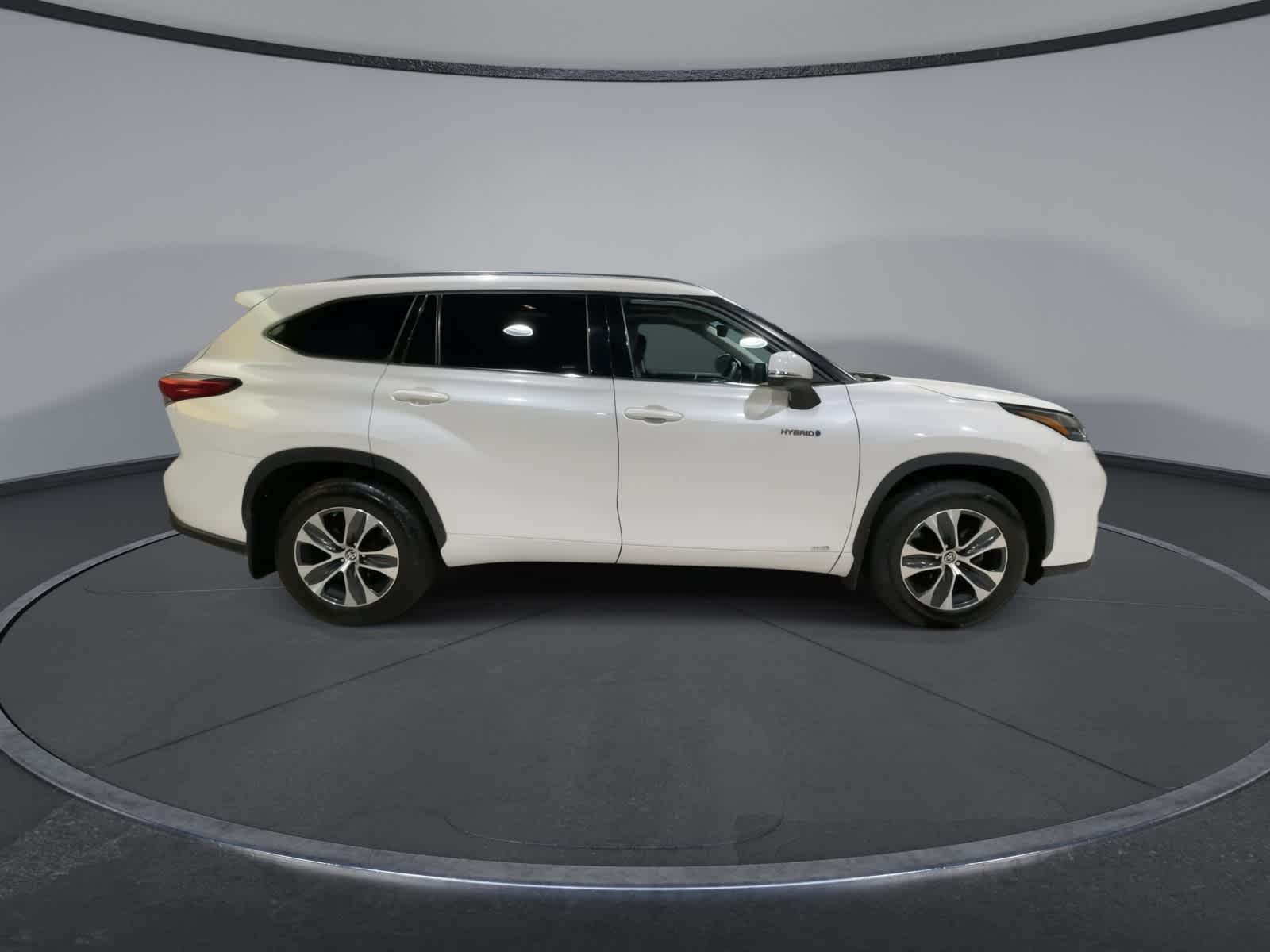 Thumbnail: 2020 Toyota Highlander - 13
