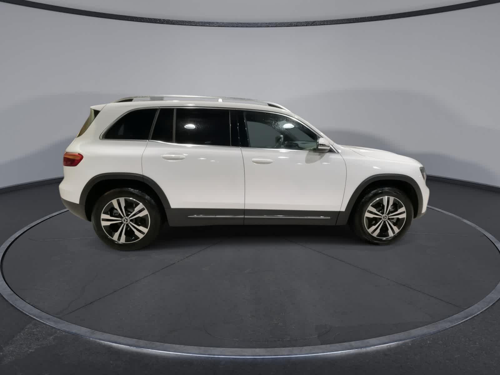 Thumbnail: 2025 Mercedes-Benz GLB - 13