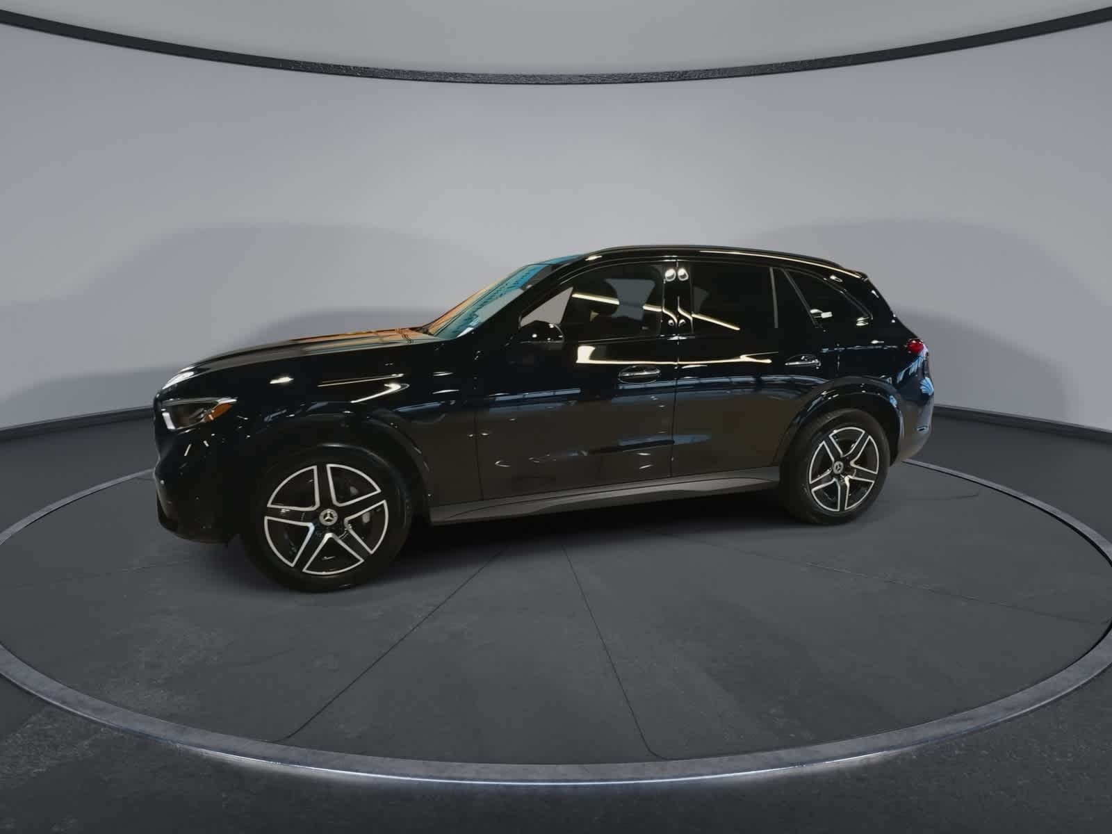 Thumbnail: 2025 Mercedes-Benz GLC - 6