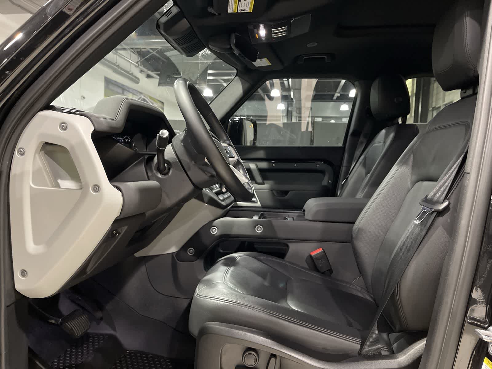 Thumbnail: 2023 Land Rover Defender - 14