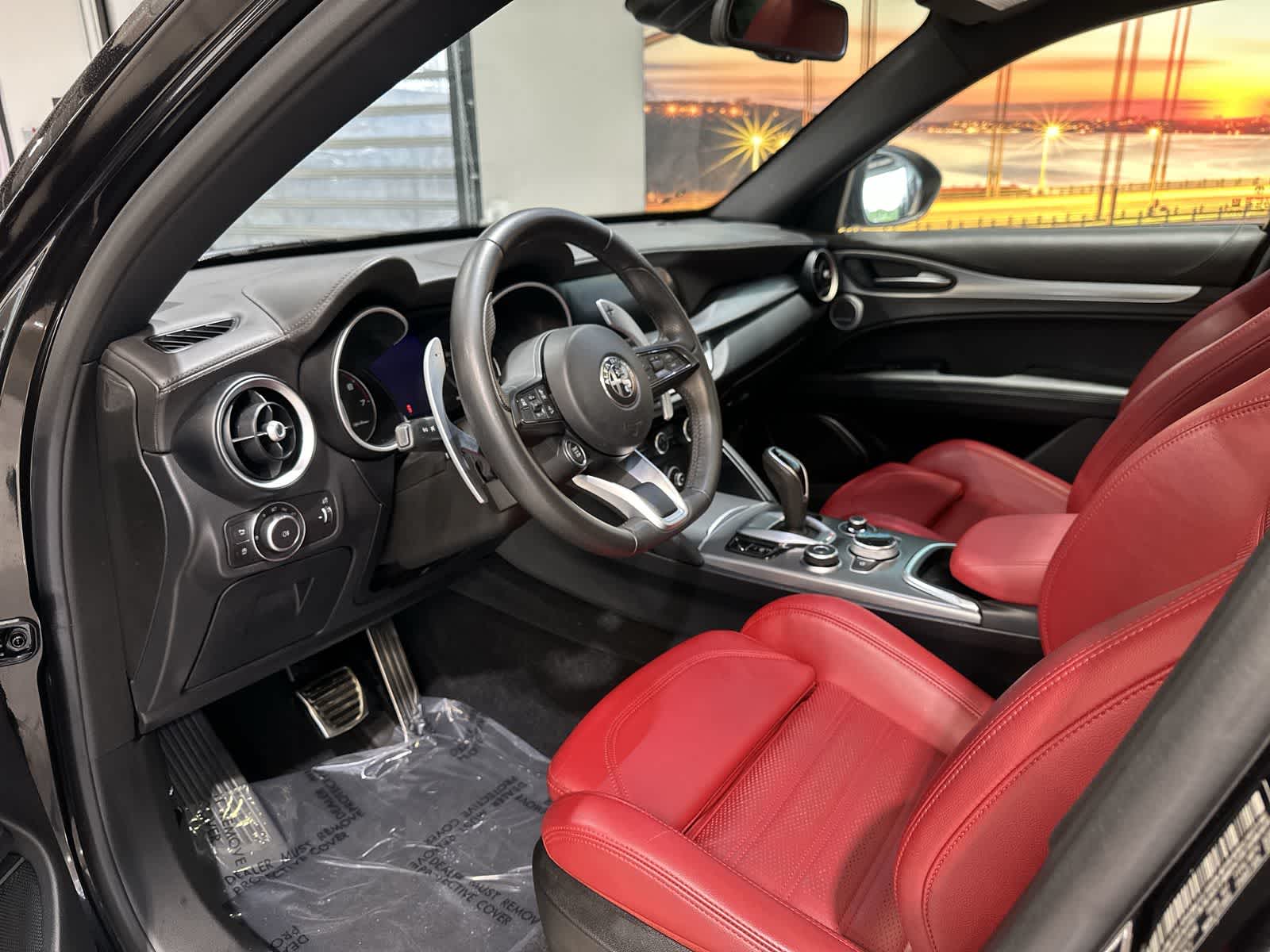Thumbnail: 2022 Alfa Romeo Stelvio - 14