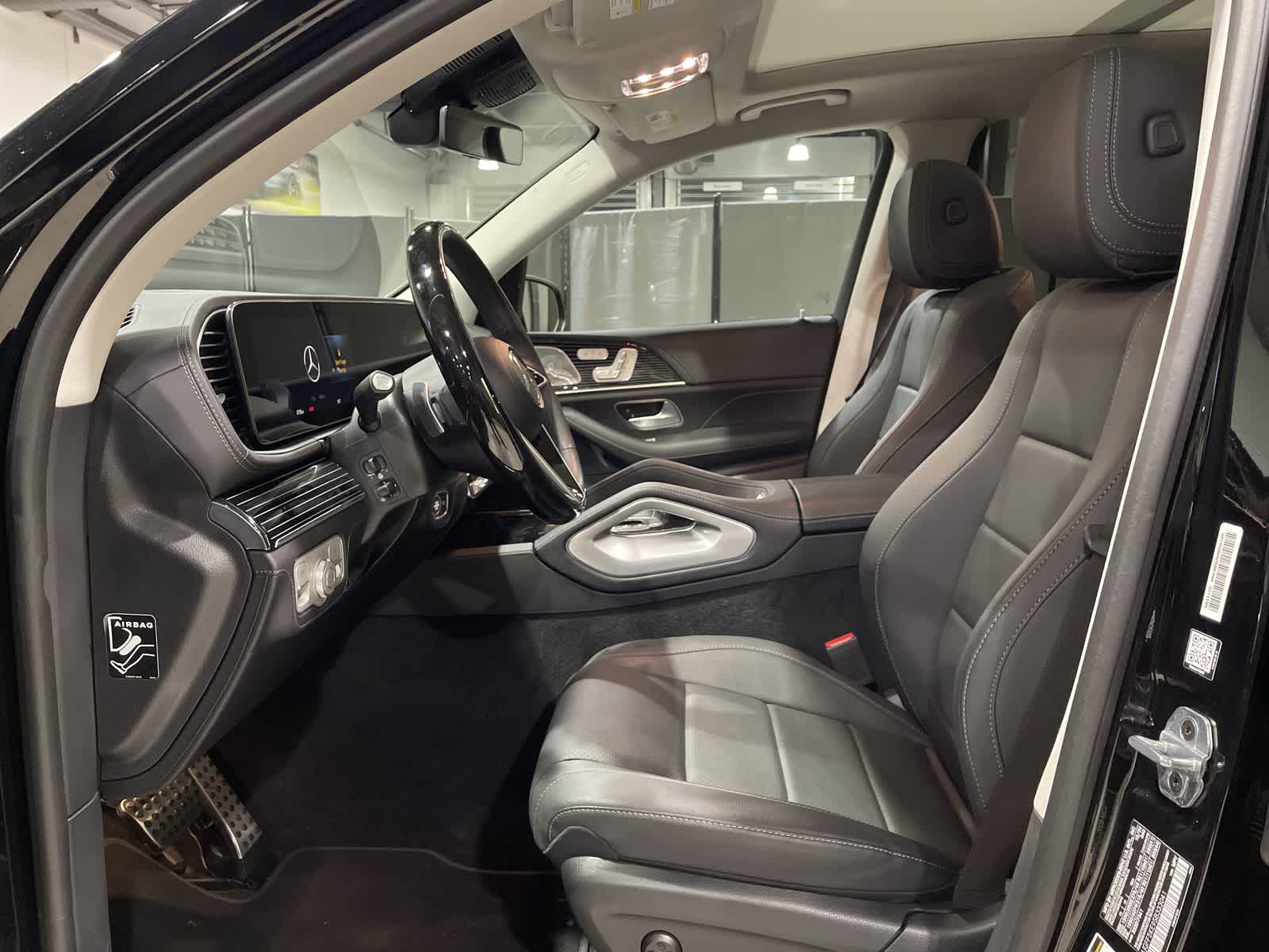 Thumbnail: 2025 Mercedes-Benz GLS - 14