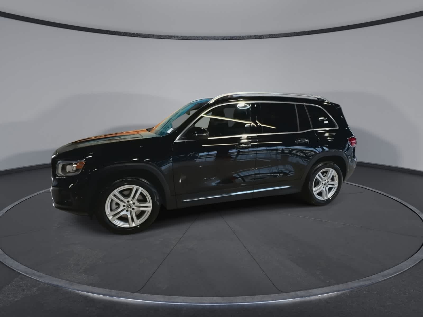 Thumbnail: 2022 Mercedes-Benz GLB - 6