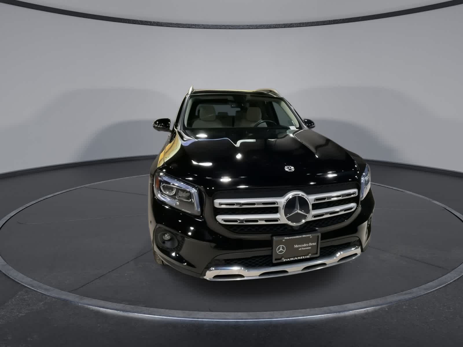 Thumbnail: 2023 Mercedes-Benz GLB - 4